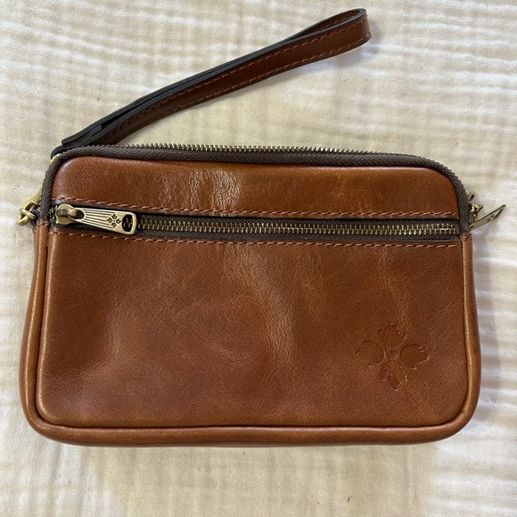 Patricia Nash Handbags - Patricia Nash Viani Wristlet - Vintage Distressed Leather